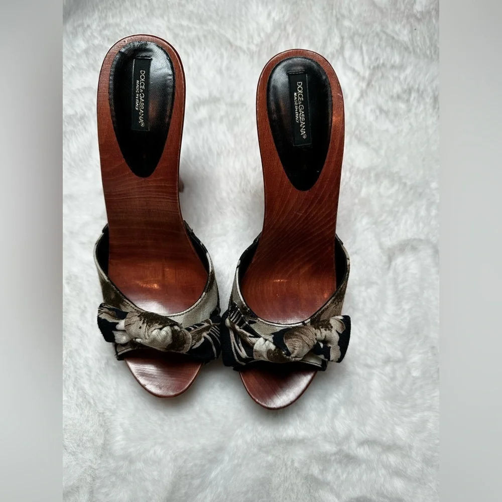 Dolce & Gabbana Women's Floral Mules - Black and Brown - Picture 8 of 17